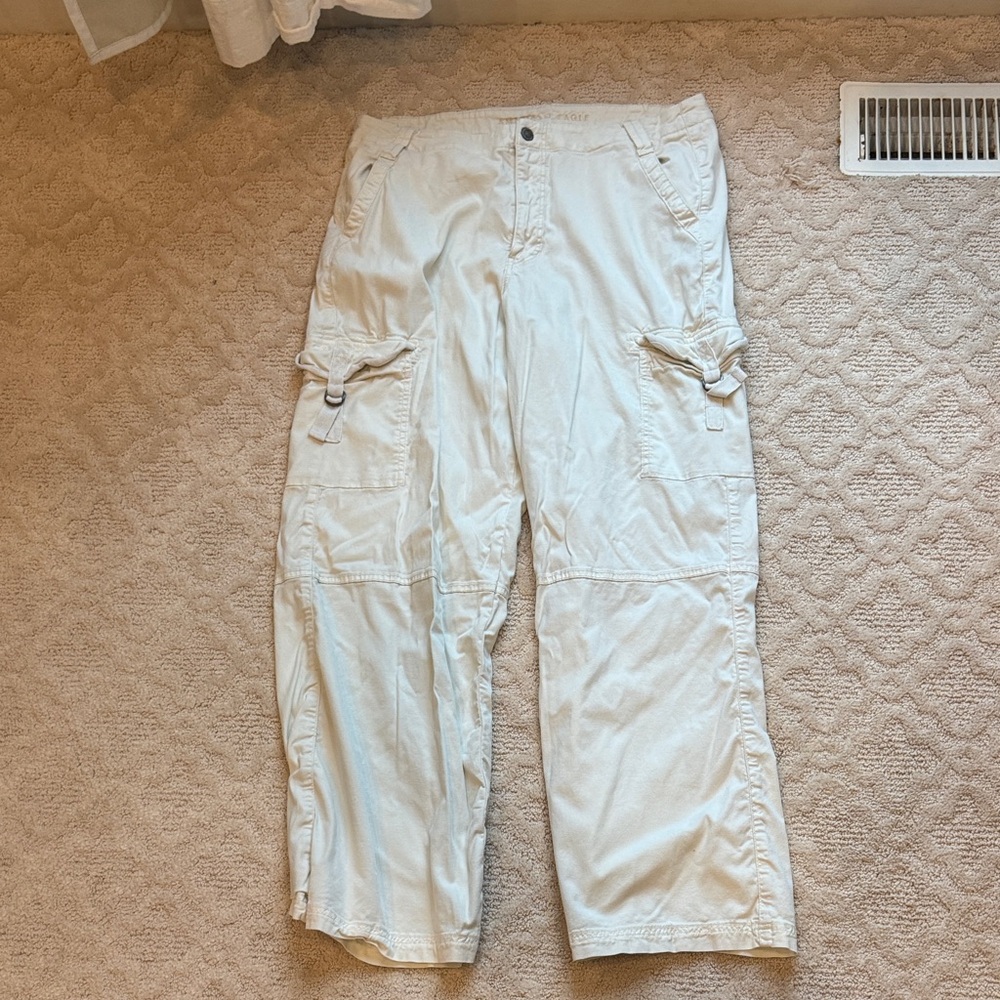 American Eagle Outfitters Women’s Light Tan Cargo Pants